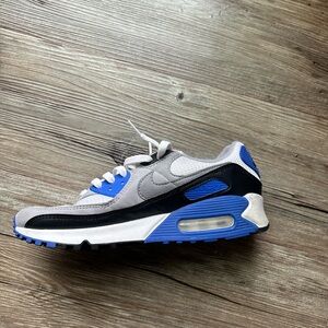 Nike Air Max 90 Trainers. Like new without tags
